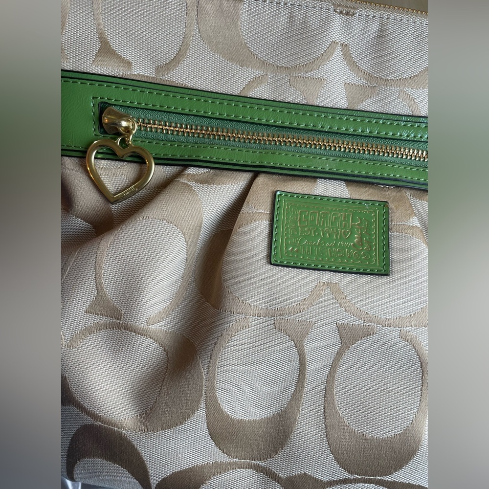 Coach Poppy 2012 Daisy Signature Crossbody Bag Beige & Green w 2 Coach Hangtags - Picture 16 of 17